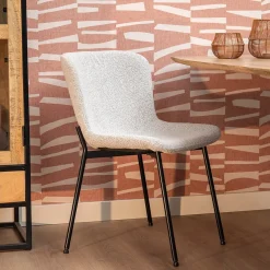 Mangohoutonline Eetkamerstoel Lille Zand Bouclé stof met zwart onderstel Mahom